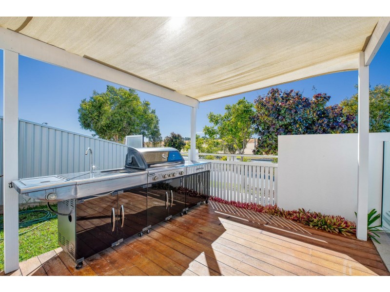 67 Macintyre Cres, Pelican Waters QLD 4551