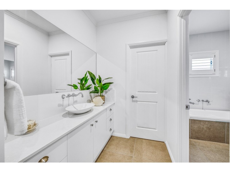 67 Macintyre Cres, Pelican Waters QLD 4551