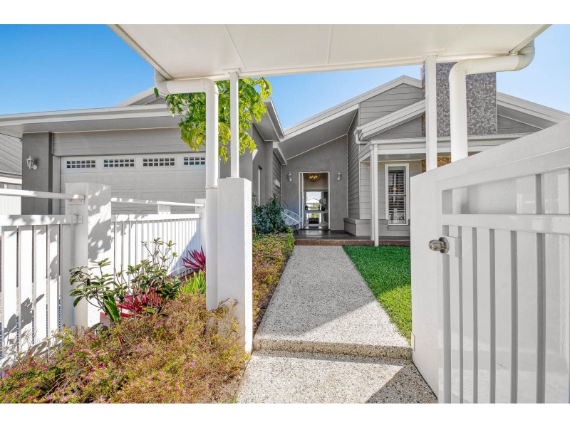 67 Macintyre Cres, Pelican Waters QLD 4551