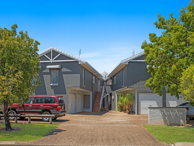 1/12 Carrothool Place, Mooloolaba QLD 4557