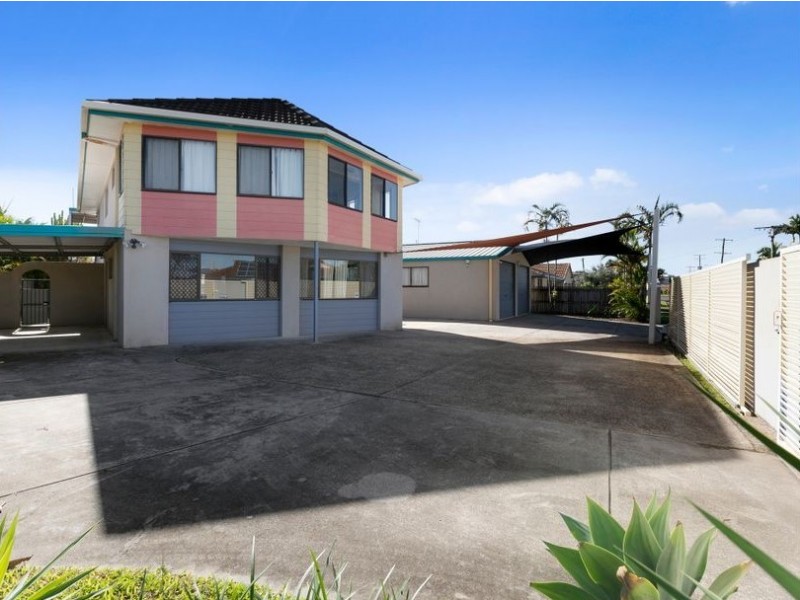 42 Schirrmann Dr, Maroochydore QLD 4558