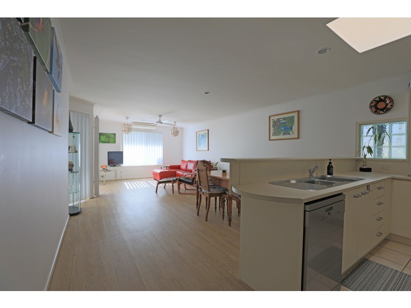 22/1 Poinsettia Court, Mooloolaba QLD 4557