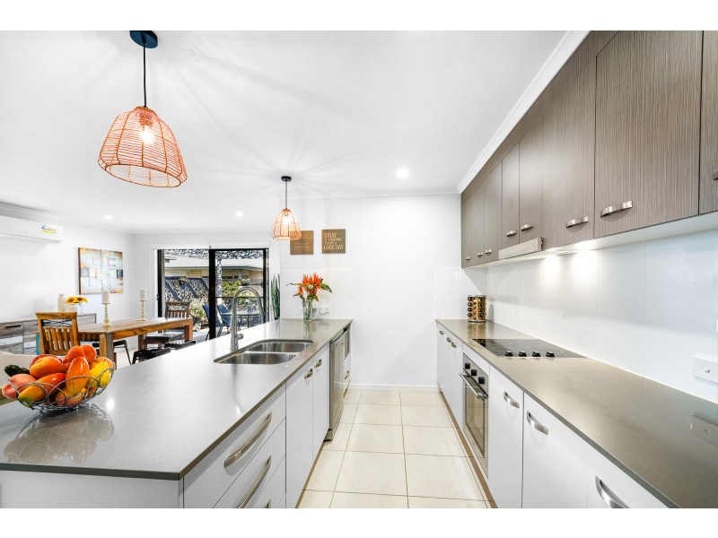 8 Haley St, Palmview QLD 4553