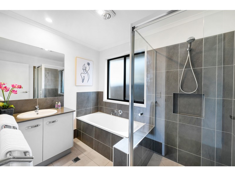 8 Haley St, Palmview QLD 4553