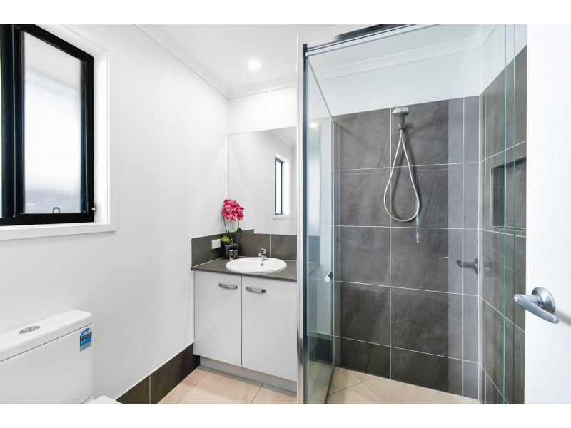 8 Haley St, Palmview QLD 4553