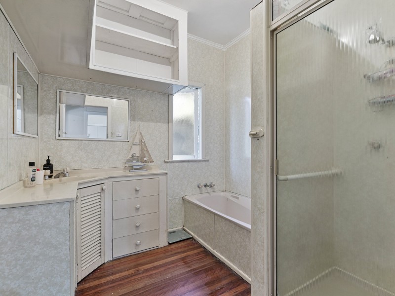 15 Mount Pleasant Rd, Nambour QLD 4560