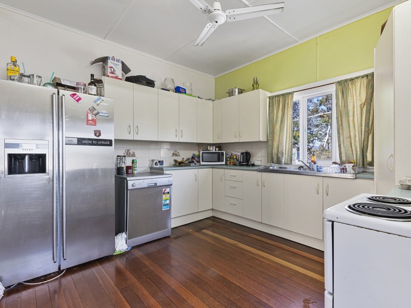 15 Mount Pleasant Rd, Nambour QLD 4560