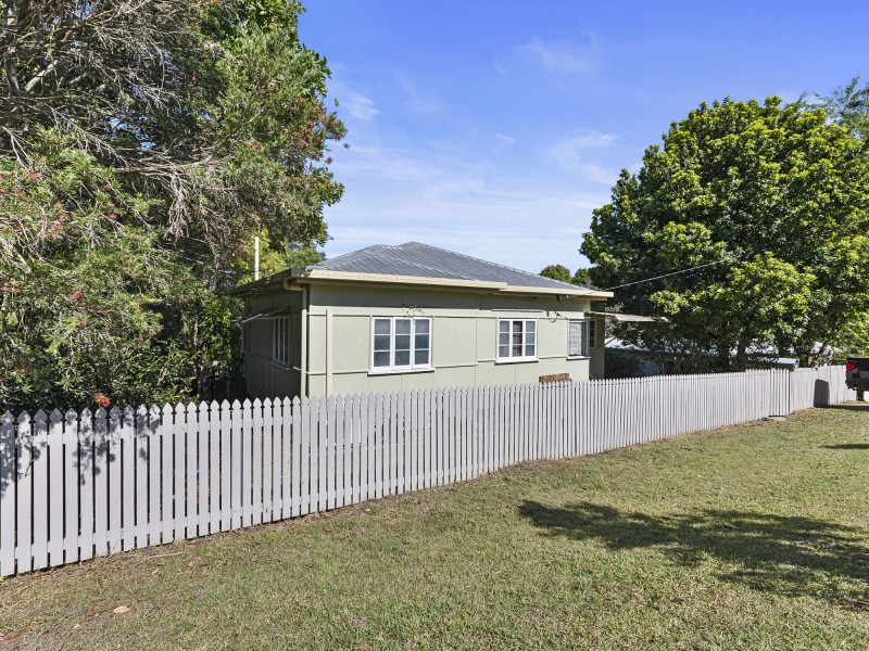 15 Mount Pleasant Rd, Nambour QLD 4560