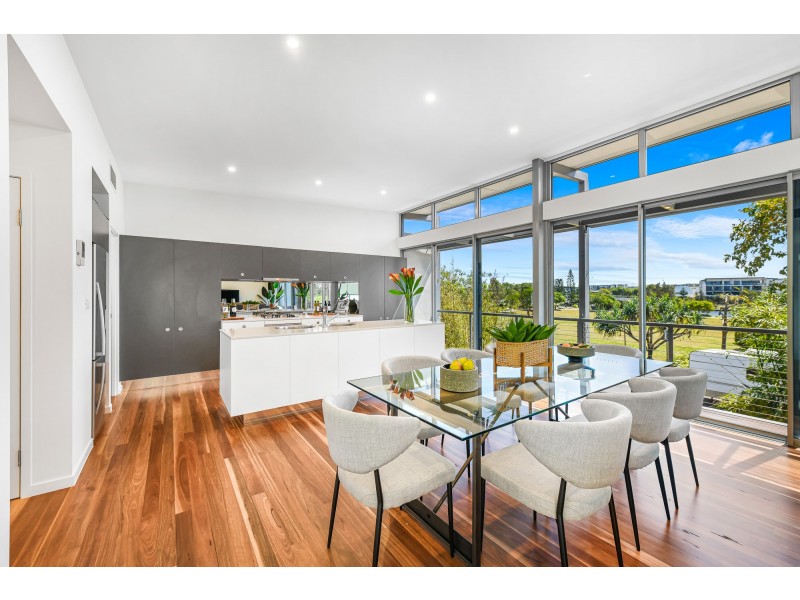 61 The Decks, Wurtulla QLD 4575