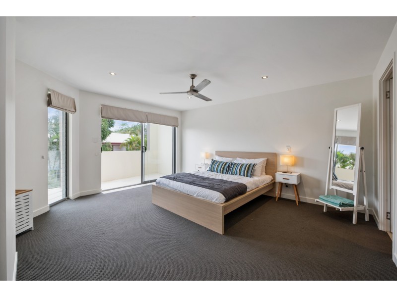 2/8 Leo Crescent, Alexandra Headland QLD 4572