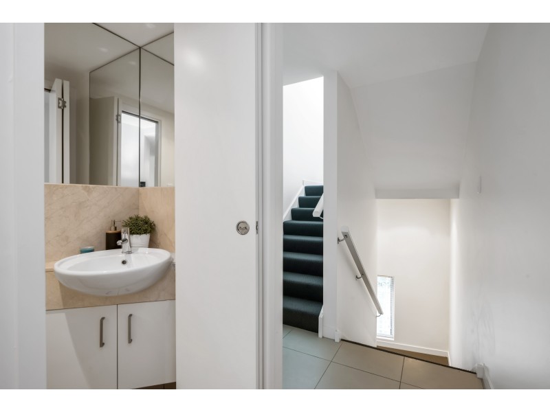 2/8 Leo Crescent, Alexandra Headland QLD 4572