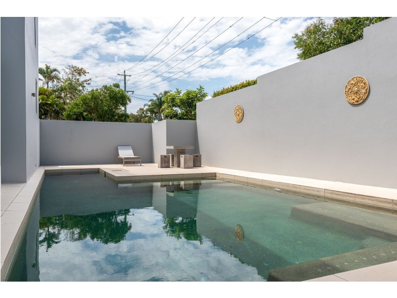 2/8 Leo Crescent, Alexandra Headland QLD 4572