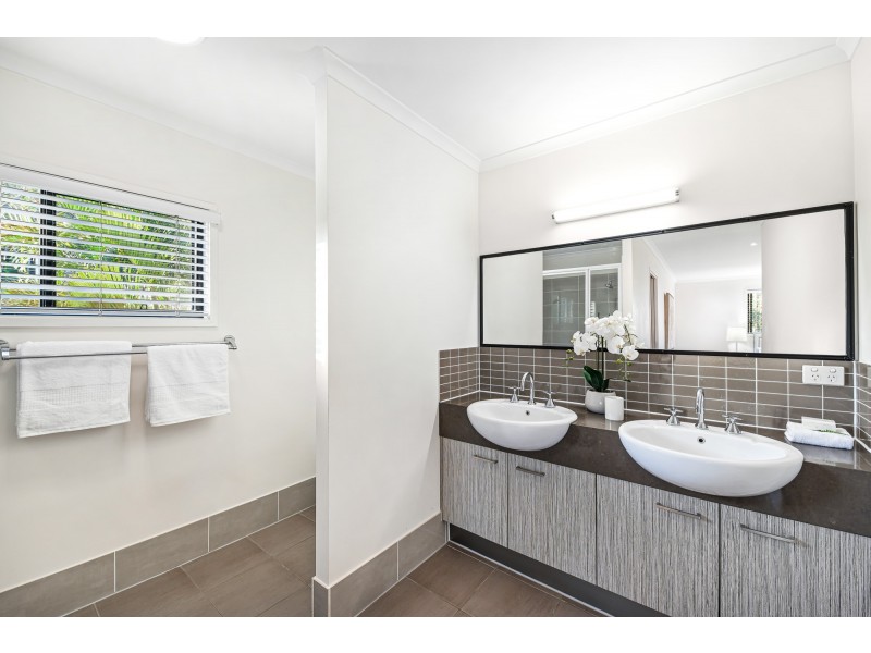 10 Nyes Cres, Buderim QLD 4556