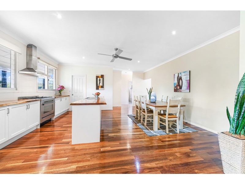 20 Viewland Dr, Mooloolah Valley QLD 4553