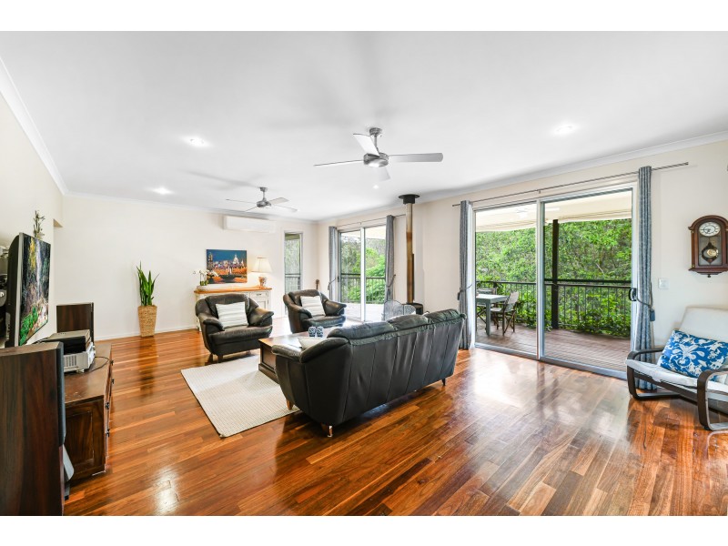 20 Viewland Dr, Mooloolah Valley QLD 4553