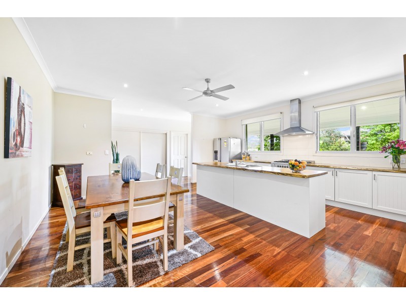 20 Viewland Dr, Mooloolah Valley QLD 4553