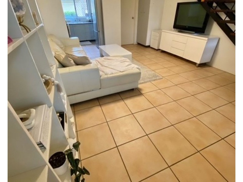 3/55 Memorial Avenue, Maroochydore QLD 4558