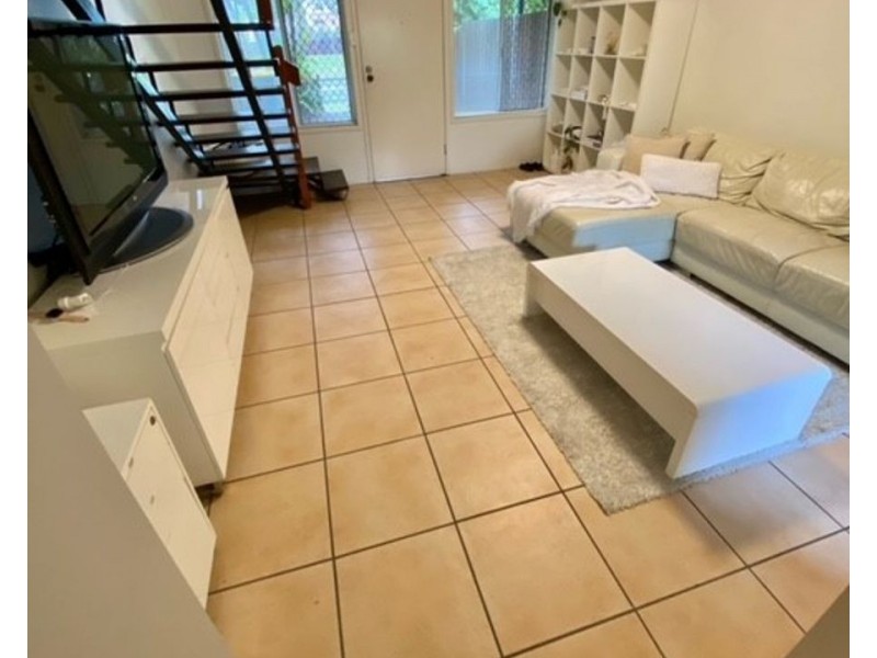 3/55 Memorial Avenue, Maroochydore QLD 4558