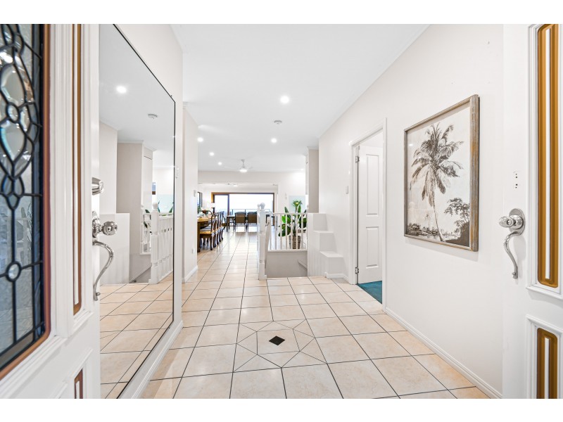 16 Caroline Cres, Buderim QLD 4556