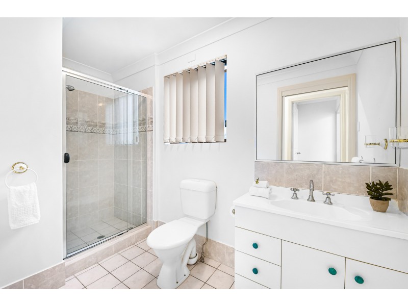 16 Caroline Cres, Buderim QLD 4556