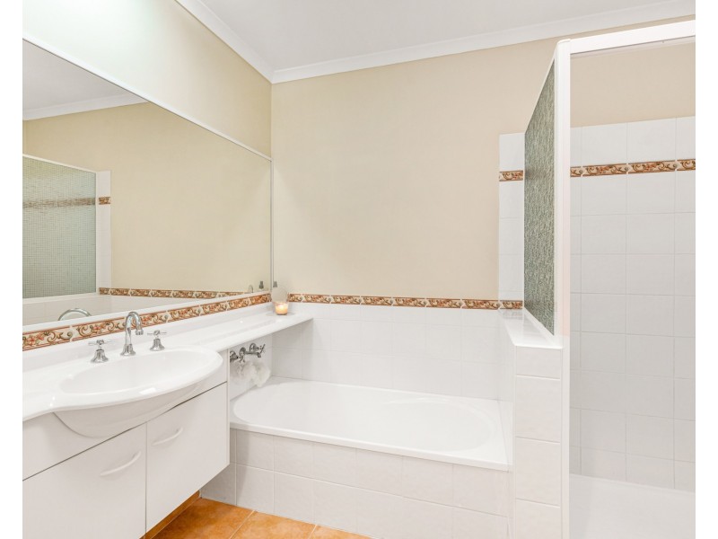 60/1 Poinsettia Court, Mooloolaba QLD 4557