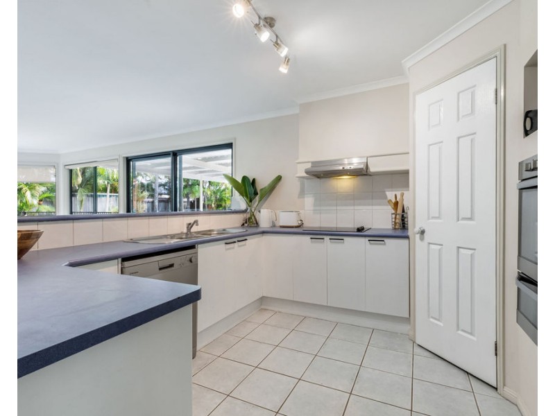 8 Ironwood Court, Mountain Creek QLD 4557