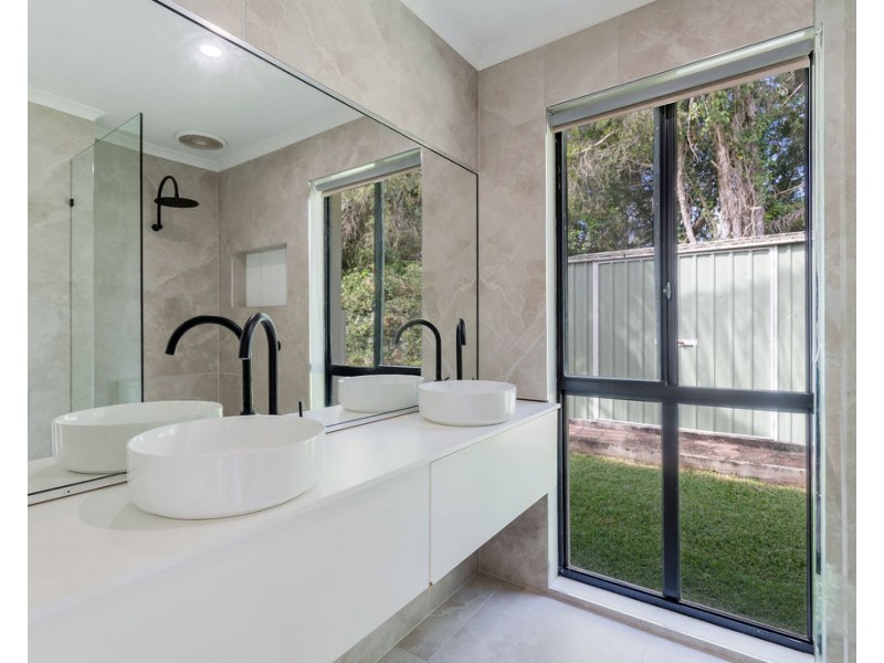 8 Ironwood Court, Mountain Creek QLD 4557