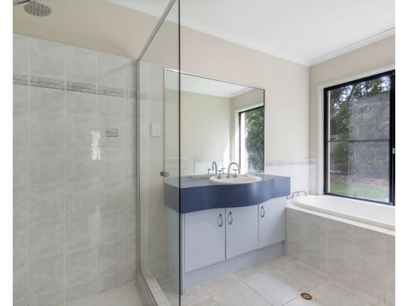 8 Ironwood Court, Mountain Creek QLD 4557