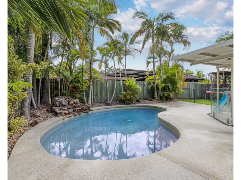 8 Ironwood Court, Mountain Creek QLD 4557