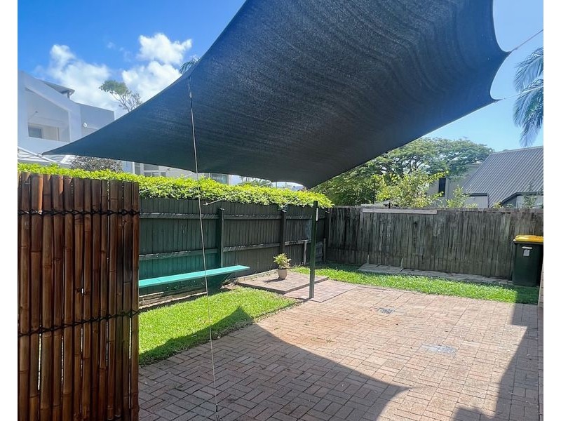 1/14 Victor Street, Mooloolaba QLD 4557