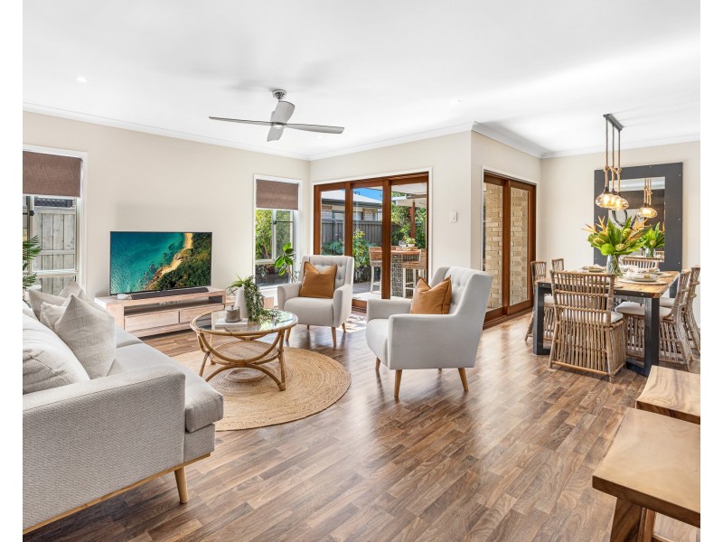 39 Parkview Dr, Little Mountain QLD 4551