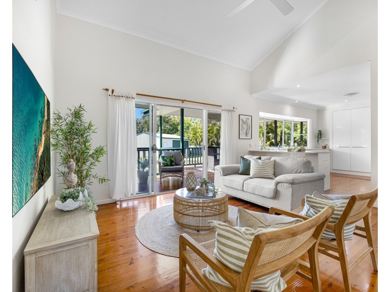 7 Phar Lap Court, Little Mountain QLD 4551