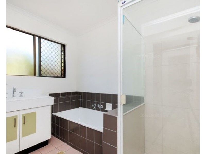 2/6 Moomba St, Pacific Paradise QLD 4564