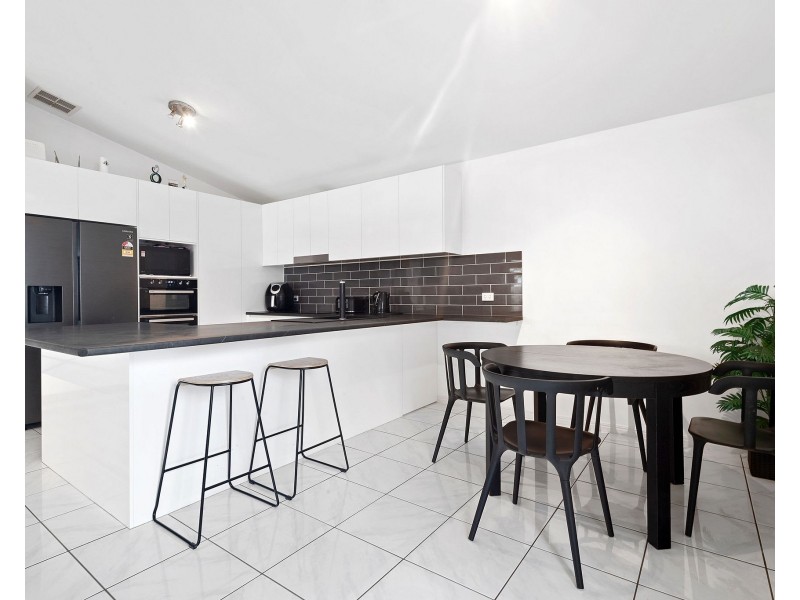 36 Kurrimine Cres, Mountain Creek QLD 4557