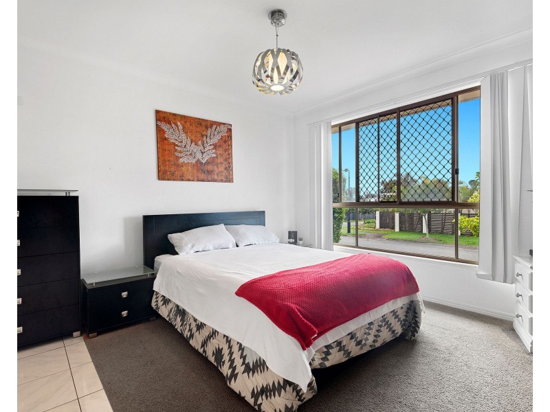 36 Kurrimine Cres, Mountain Creek QLD 4557