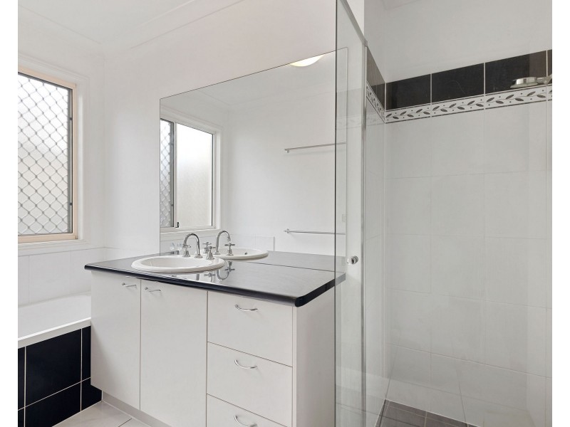 36 Kurrimine Cres, Mountain Creek QLD 4557