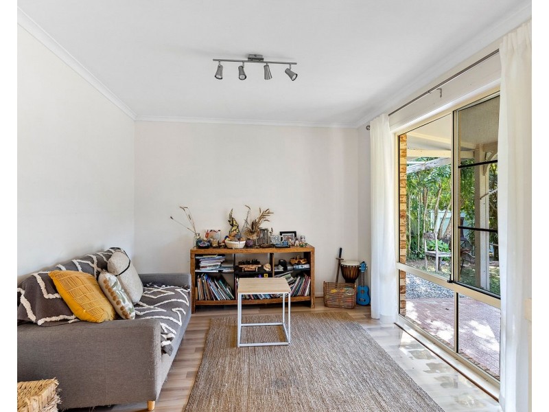 8 Curlew Cres, Cooroy QLD 4563