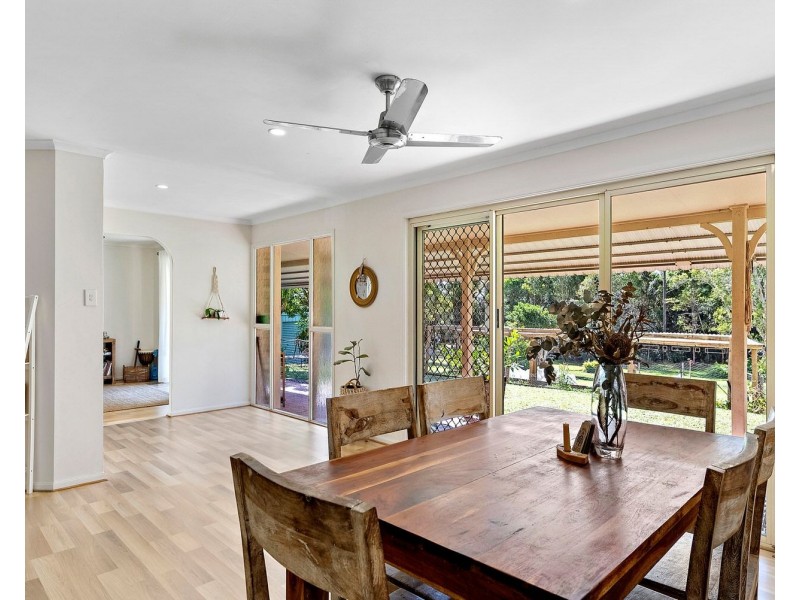 8 Curlew Cres, Cooroy QLD 4563