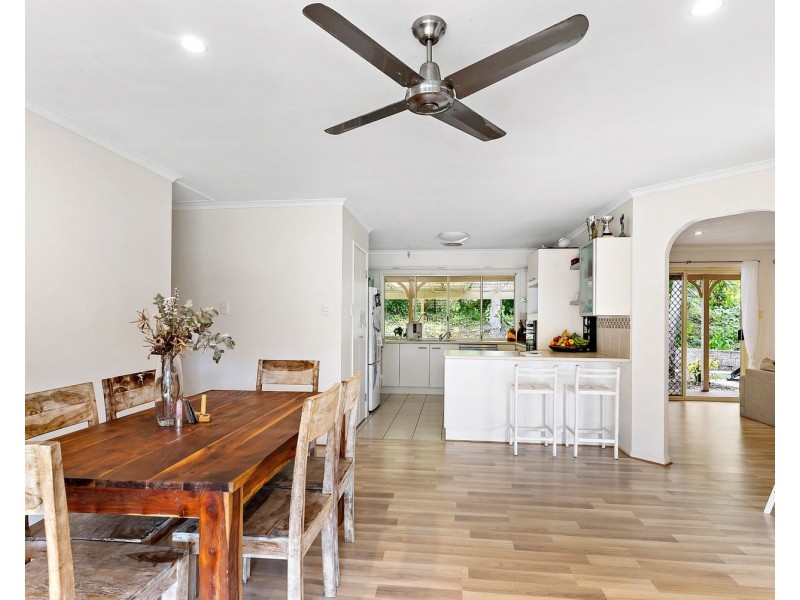 8 Curlew Cres, Cooroy QLD 4563