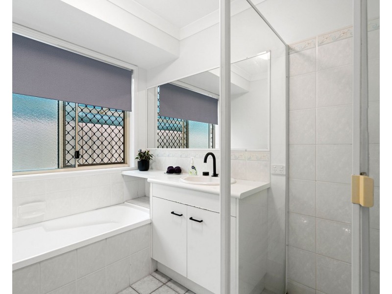 5 Silveroak Court, Mountain Creek QLD 4557