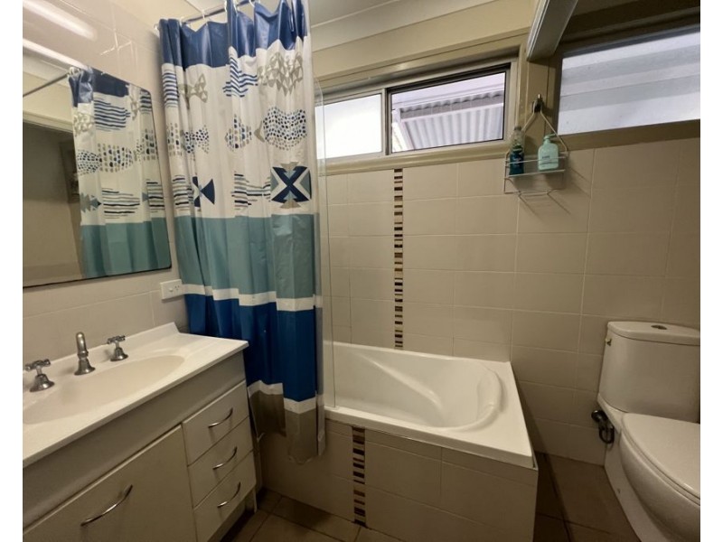 2 127 King St, Buderim QLD 4556