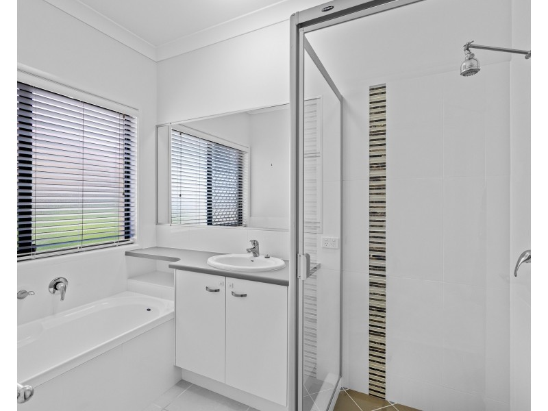 16 Griffin Cres, Caloundra West QLD 4551