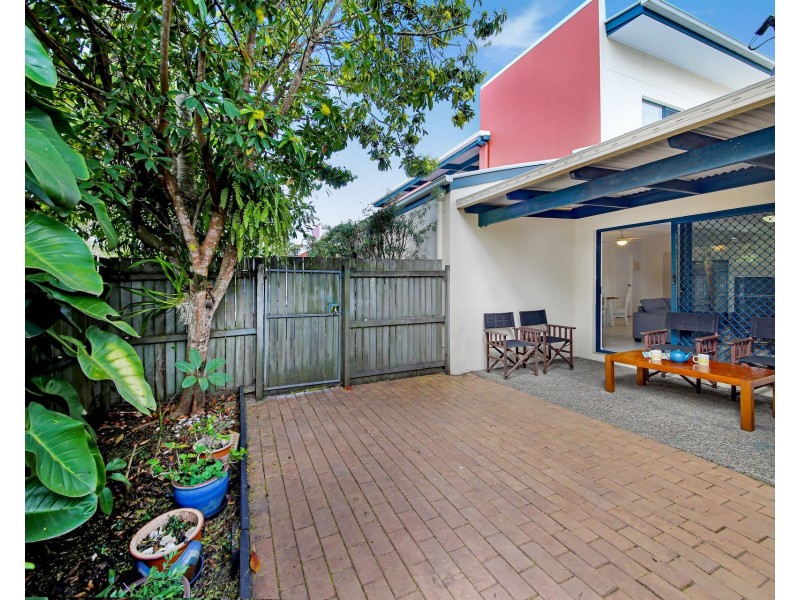 4/19-21 Pandanus St, Mudjimba QLD 4564