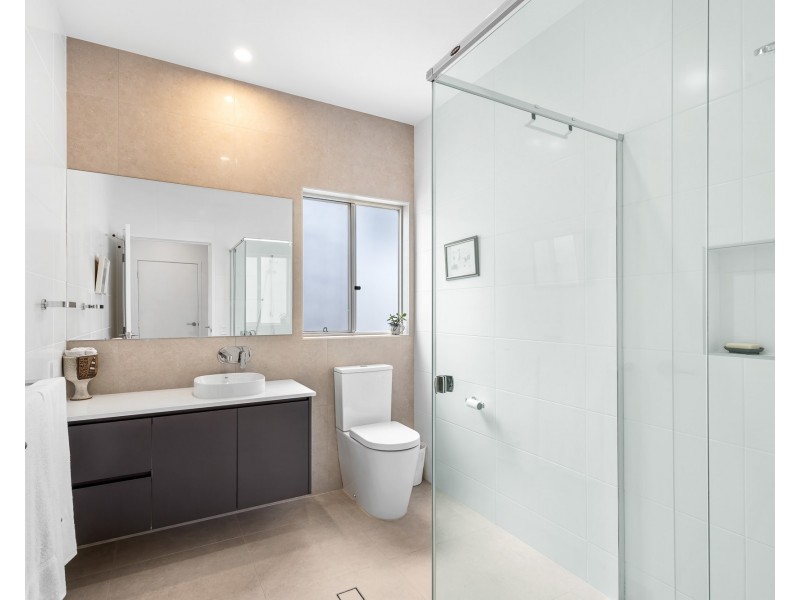 230/2 Retreat Dr, Buderim QLD 4556