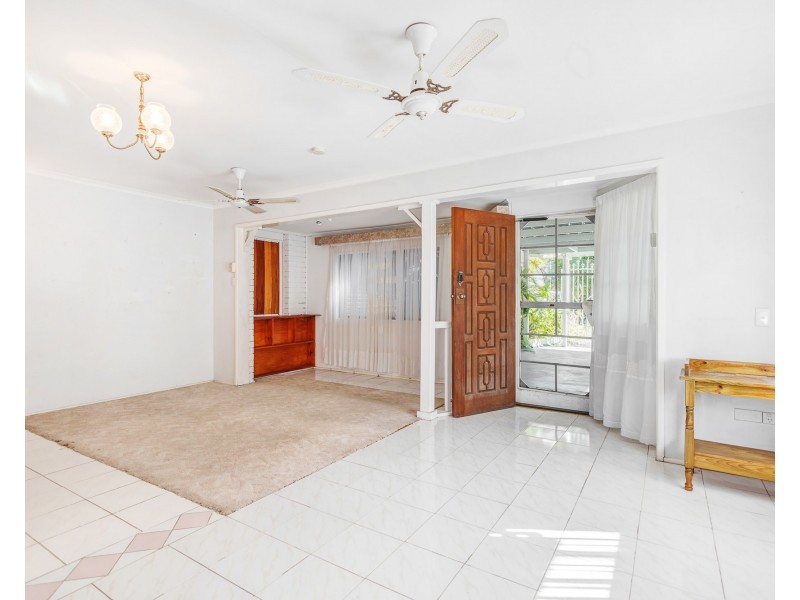 25 Moondarra Crescent, Mooloolaba QLD 4557