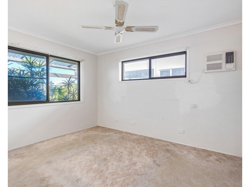 25 Moondarra Crescent, Mooloolaba QLD 4557