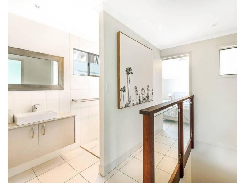 4a Admirals Ct, Mooloolaba QLD 4557
