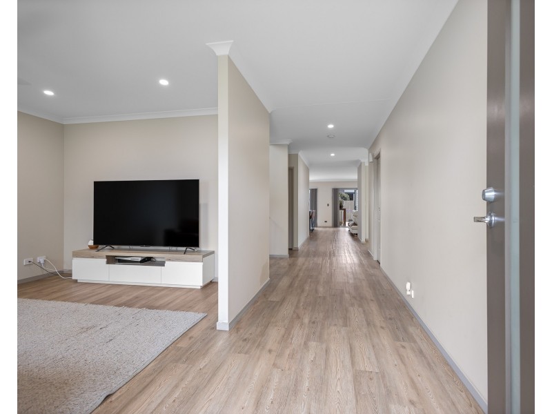 5 Orchard Ct, Mudjimba QLD 4564