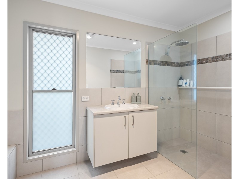 5 Orchard Ct, Mudjimba QLD 4564