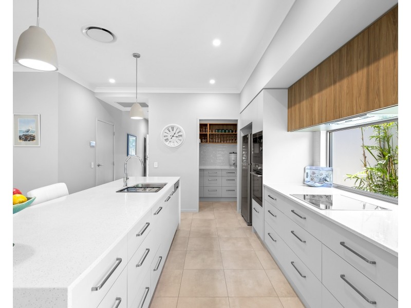 2/2 Retreat Drive, Buderim QLD 4556